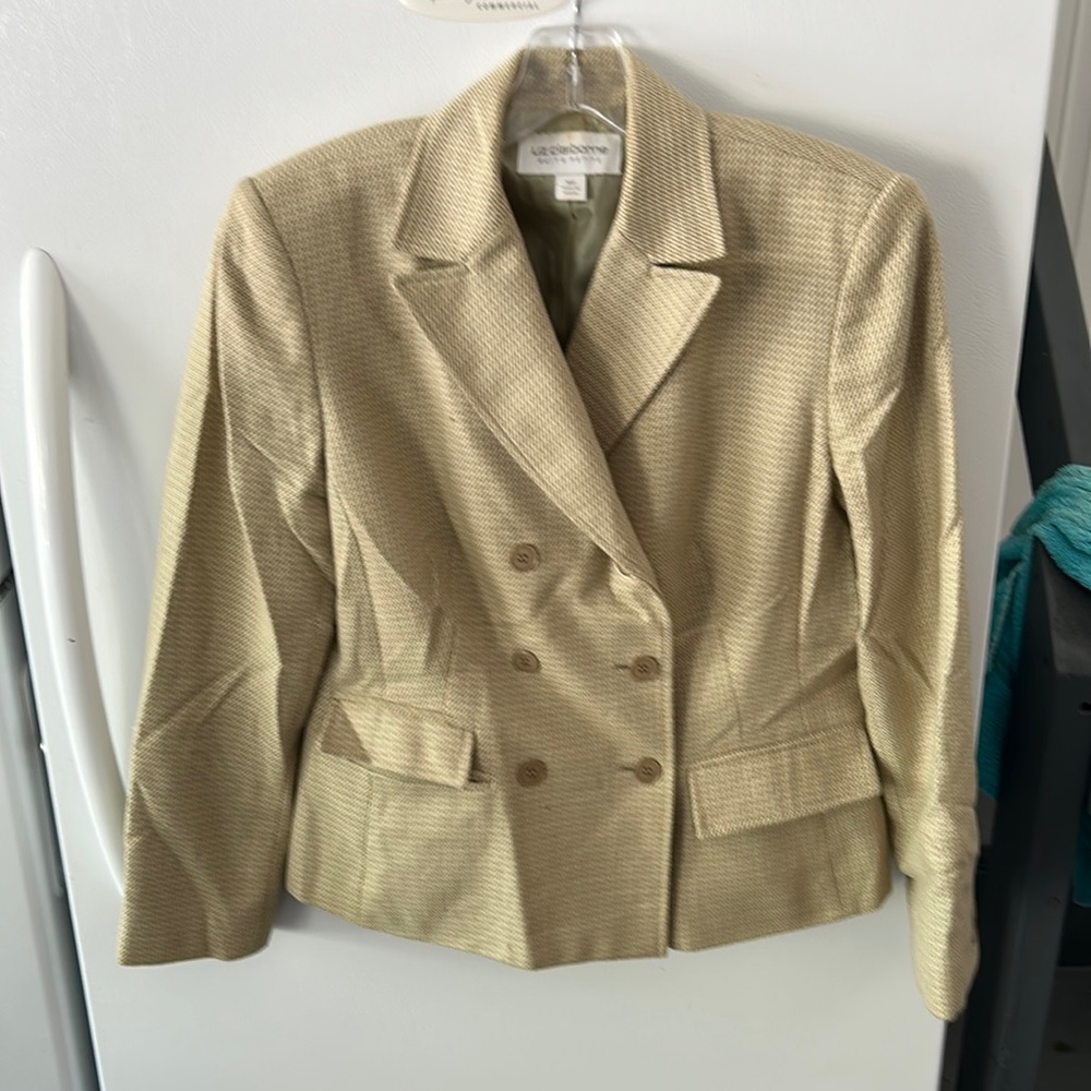 Liz Claiborne ladies pant suit size 10 petite - olive green